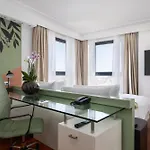 Doubletree By Hilton Metropole 4*