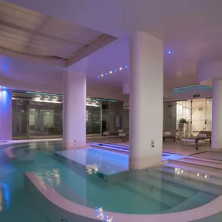 Doubletree By Hilton Metropole Hotel 4*
