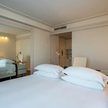 Hotel Doubletree By Hilton Metropole 4*
