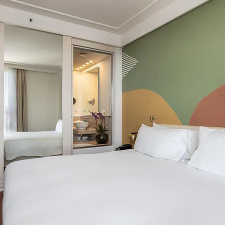 Doubletree By Hilton Metropole 4*