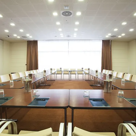 Doubletree By Hilton Metropole 4*