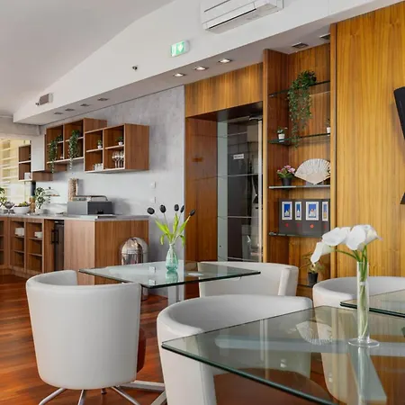Doubletree By Hilton Metropole 4*