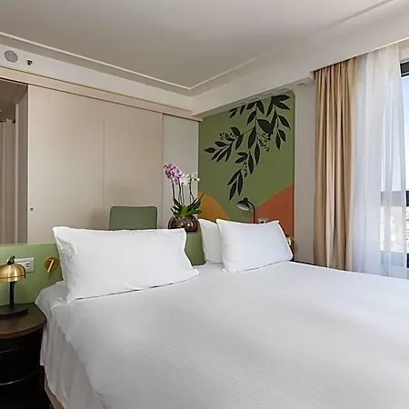 Doubletree By Hilton Metropole 4*