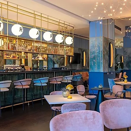 Doubletree By Hilton Metropole Hotel