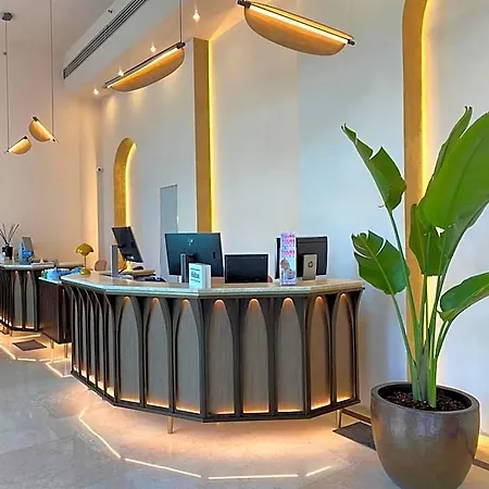 Doubletree By Hilton Metropole Hotel