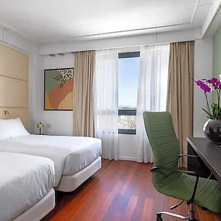 Doubletree By Hilton Metropole 4*