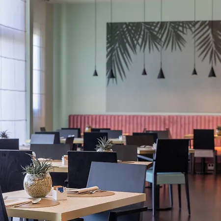 Hotel Doubletree By Hilton Metropole 4*
