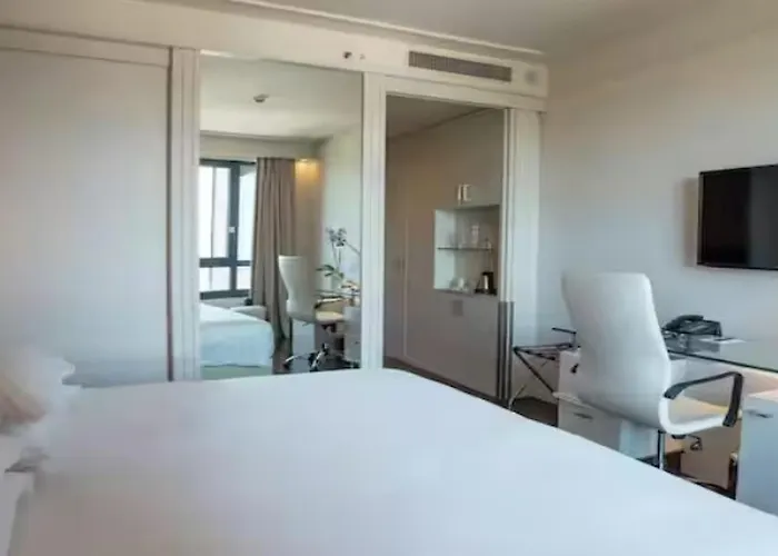 Hotel Doubletree By Hilton Metropole 4*