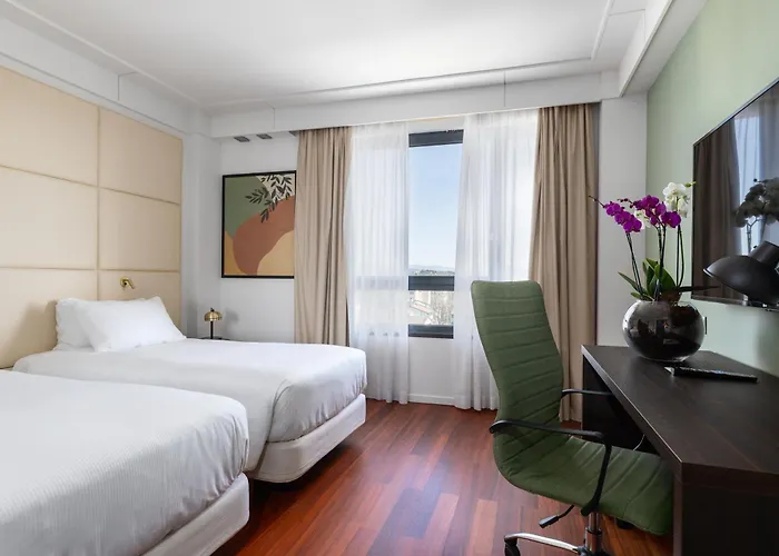 Doubletree By Hilton Metropole 4*