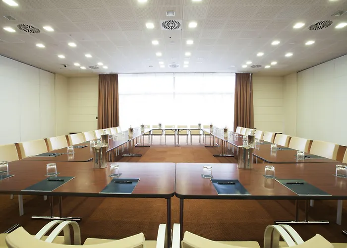 Doubletree By Hilton Metropole 4*