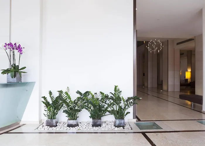 Doubletree By Hilton Metropole