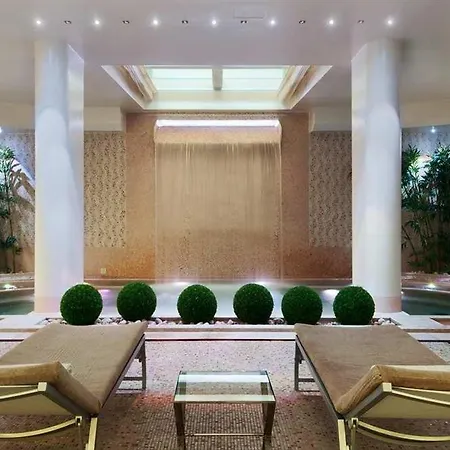 Отель Doubletree By Hilton Metropole