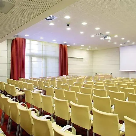 Отель Doubletree By Hilton Metropole
