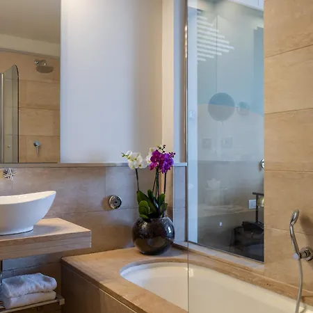 Doubletree By Hilton Metropole Отель 4*