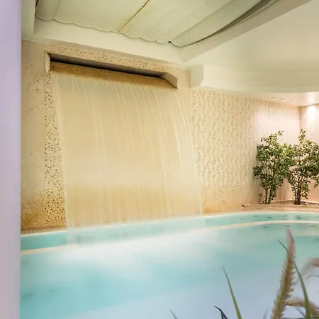 Отель Doubletree By Hilton Metropole