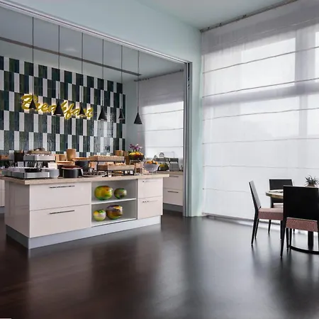 Отель Doubletree By Hilton Metropole 4*