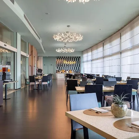 Doubletree By Hilton Metropole 4*